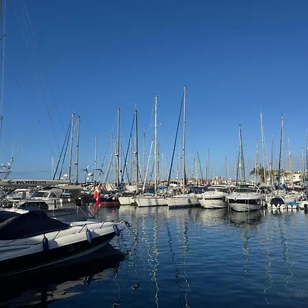 Yate Rock & Roll Ботель