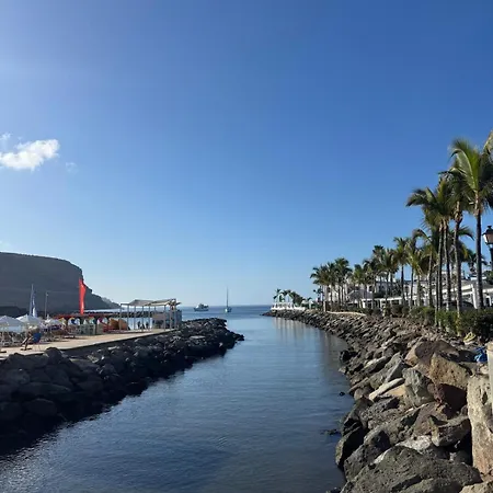 Yate Rock & Roll Botel *