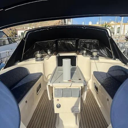 Yate Rock & Roll Botel Puerto De Mogan