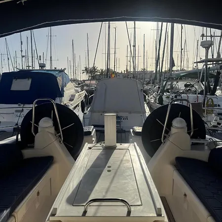 Yate Rock & Roll Botel *