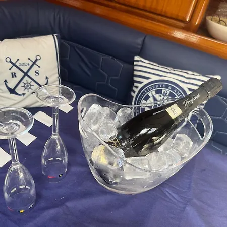 Botel Yate Rock & Roll