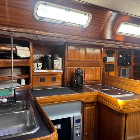 Botel Yate Rock & Roll Puerto De Mogan