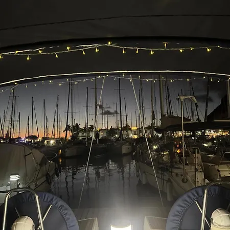 Botel Yate Rock & Roll *