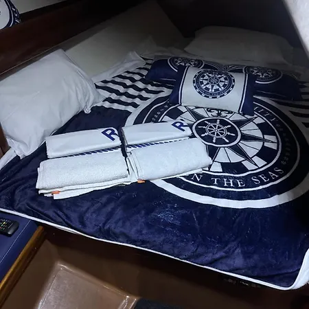 Yate Rock & Roll Botel