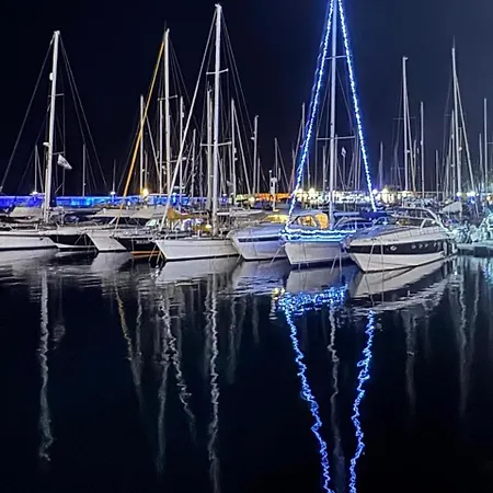 Yate Rock & Roll Botel Puerto De Mogan