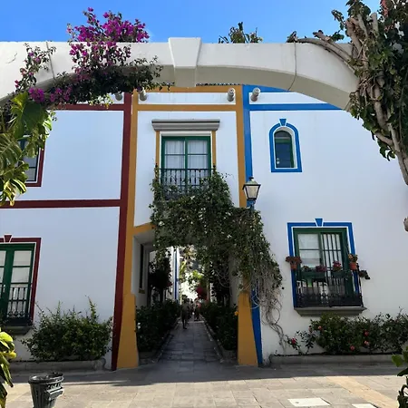 Yate Rock & Roll Bådhotel Puerto De Mogan