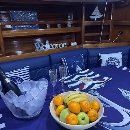 Yate Rock & Roll Puerto De Mogan