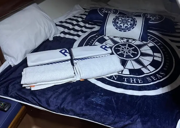 Yate Rock & Roll Bådhotel