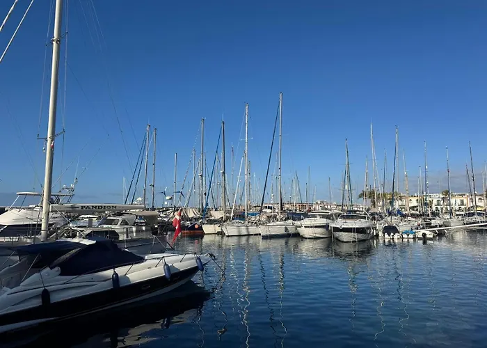 Yate Rock & Roll 보트호텔