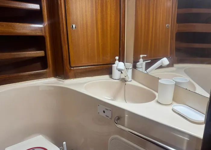 보트호텔 Yate Rock & Roll *